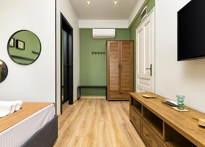 Kapana On Pedestrian Street With Parking Included 4*