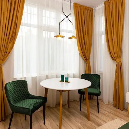 Къща за гости Kapana On Pedestrian Street With Parking Included 4*
