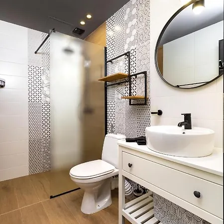 Kapana On Pedestrian Street With Parking Included 게스트하우스 4*