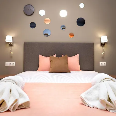 Kapana On Pedestrian Street With Parking Included 게스트하우스 4*