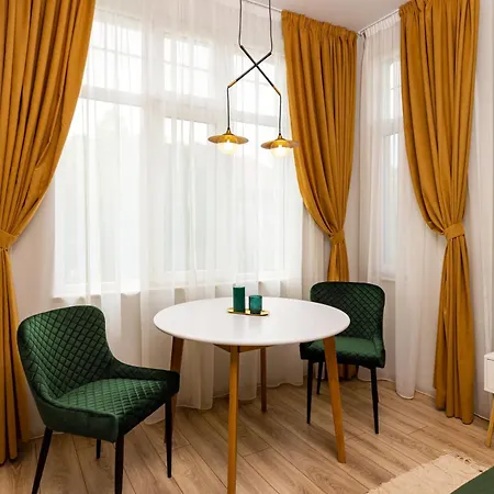 Къща за гости Kapana On Pedestrian Street With Parking Included 4*
