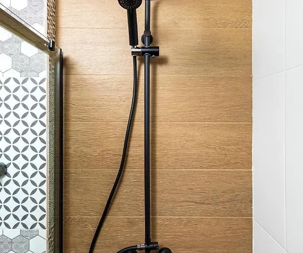 Kapana On Pedestrian Street With Parking Included