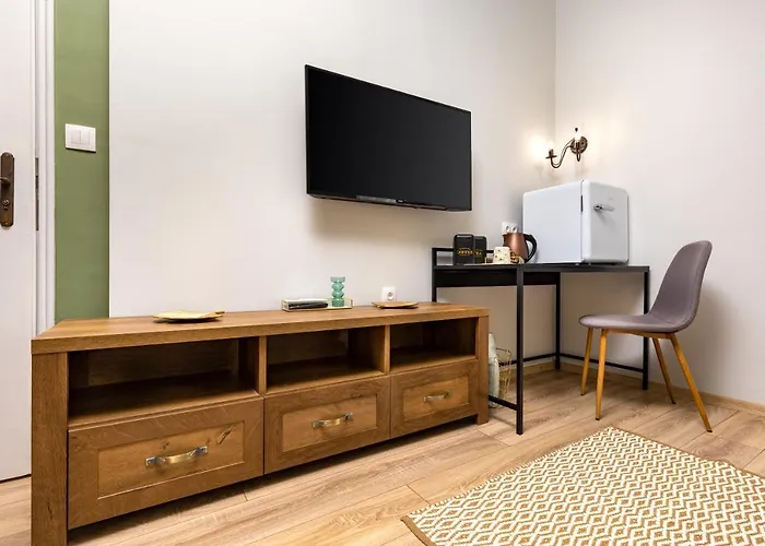 Kapana On Pedestrian Street With Parking Included